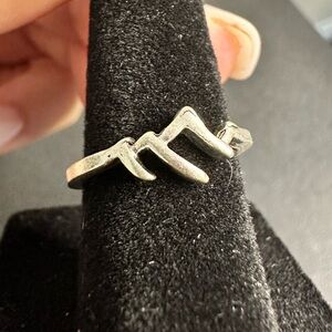 Silver Mountain Ring Sz 5.25